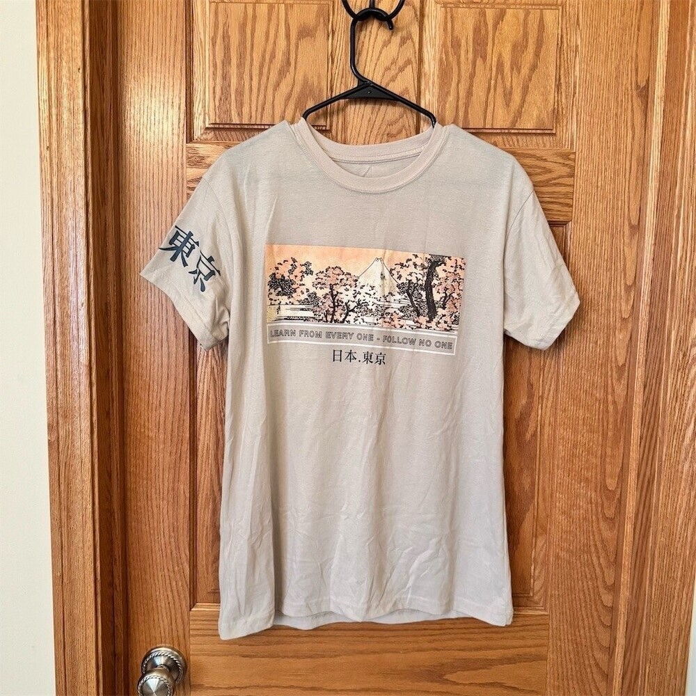 Weekend Warrior T-Shirt Men's M Beige Tokyo Japan Mt Fuji Cherry Blossom